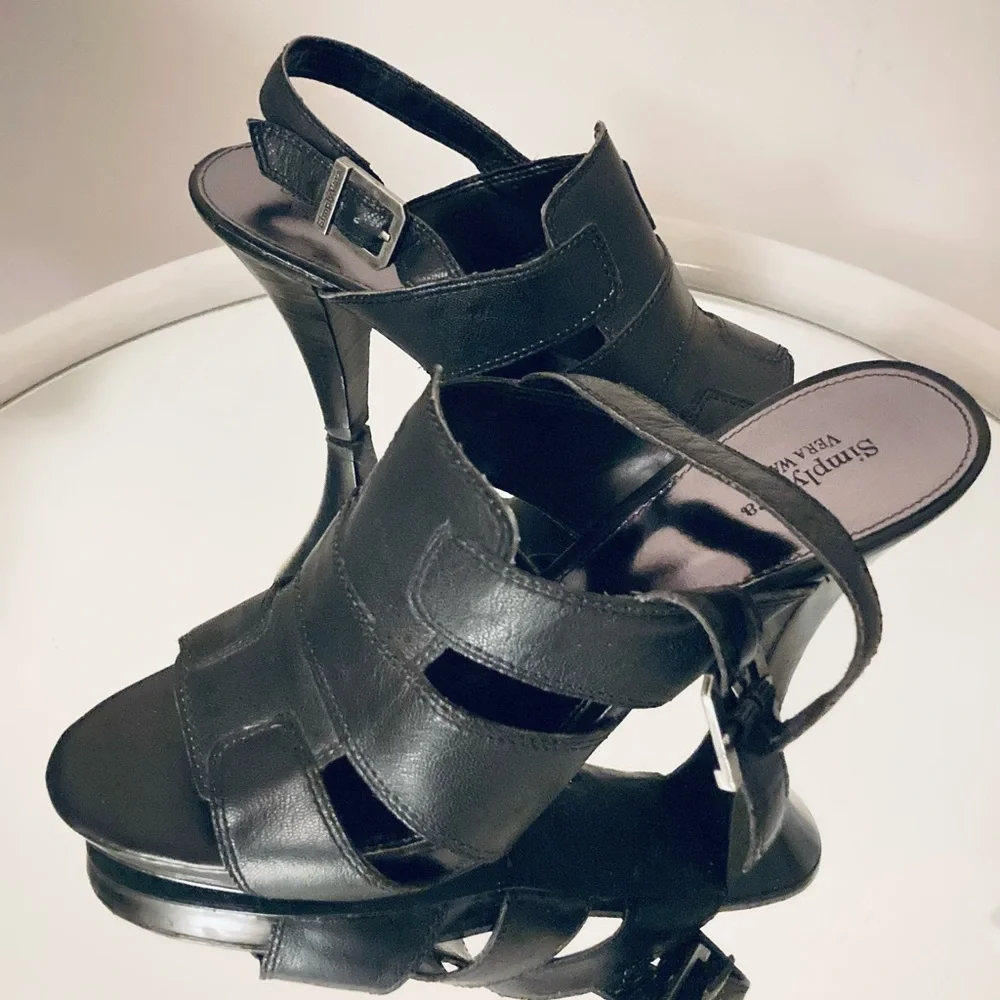 👠Host Pick 👠Vera Wang Strapy Heels - Picture 3 of 11